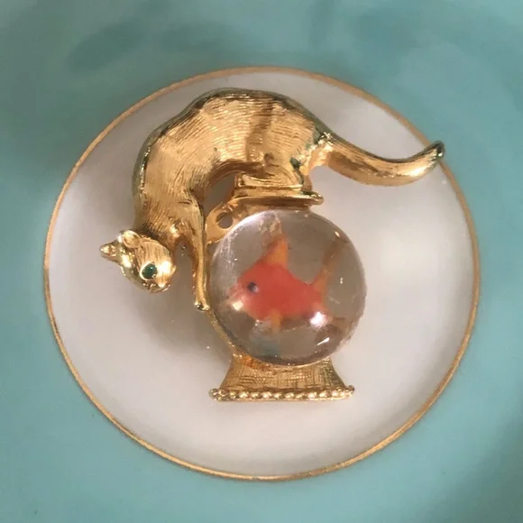 Vintage Cat on a Fishbowl Brooch Pin - Picture 2 of 7